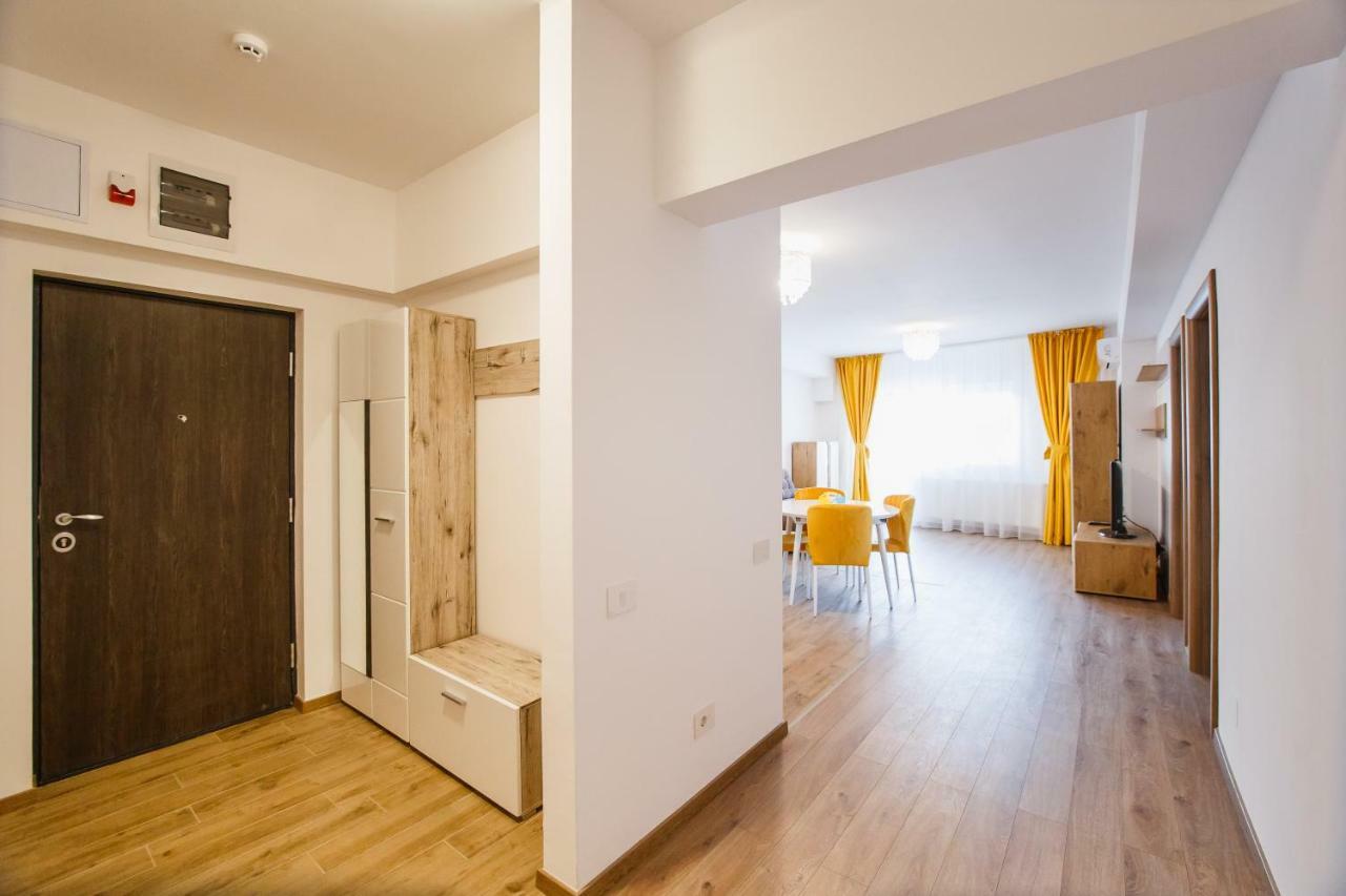 Spacious & Bright 2 Bedroom Central Apartment Oradea Exterior foto